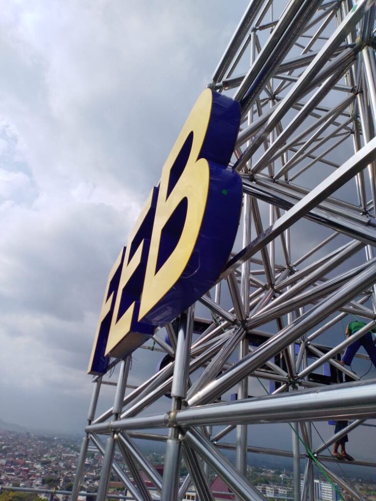 Signboard Huruf Timbul Akrilik Fakultas Bisnis dan Ekonomika