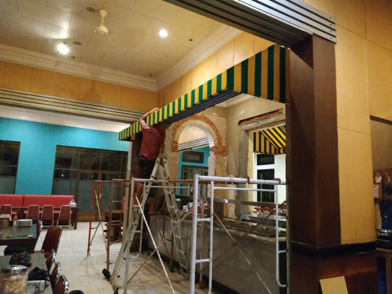 Kanopi Kain Sunbrella Malang Pelindung Outdoor Anti Pudar dan Tahan Cuaca